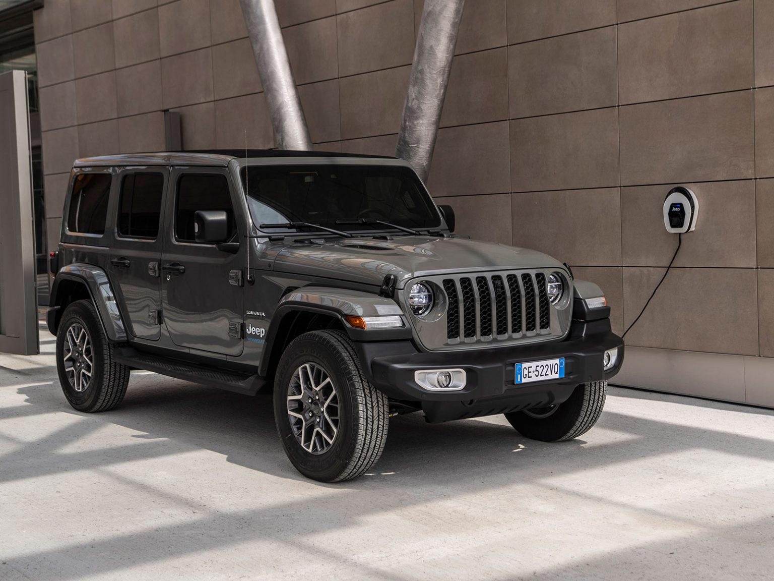 Jeep Wrangler 4xe Sahara Vs Rubicon