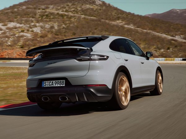 Porsche Cayenne Turbo GT 2021 02