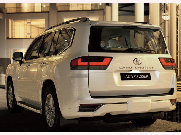 Toyota Land Cruiser 2021 02