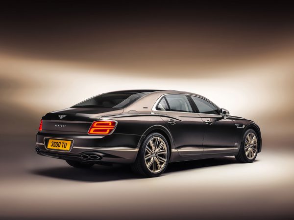 Bentley FlyingSpur Odyssean 2021 02