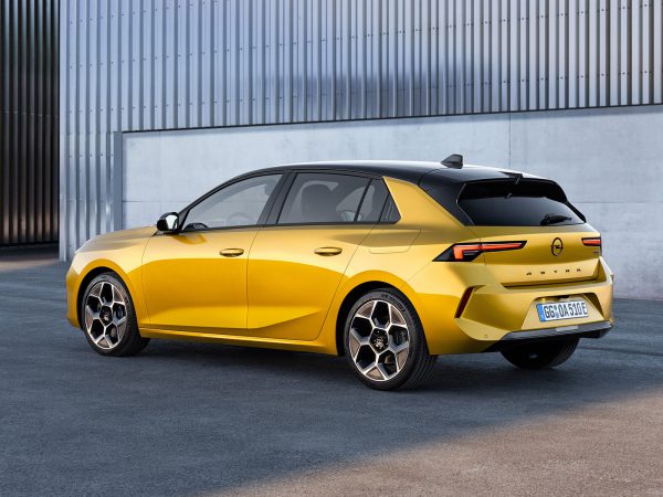 Opel Astra 2021 02