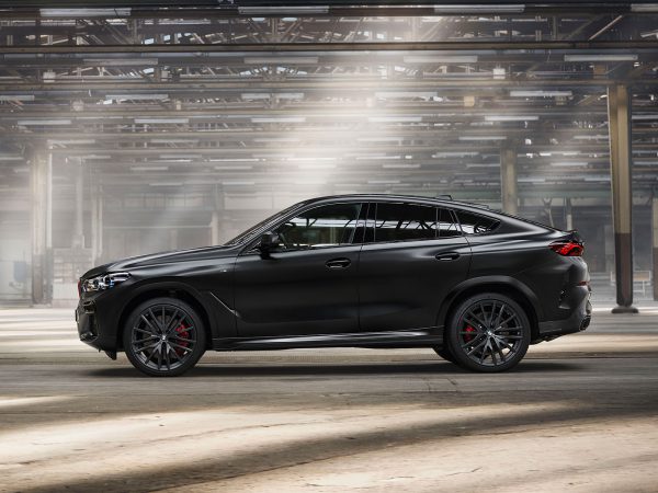 P90428174 highRes bmw x6 black vermili