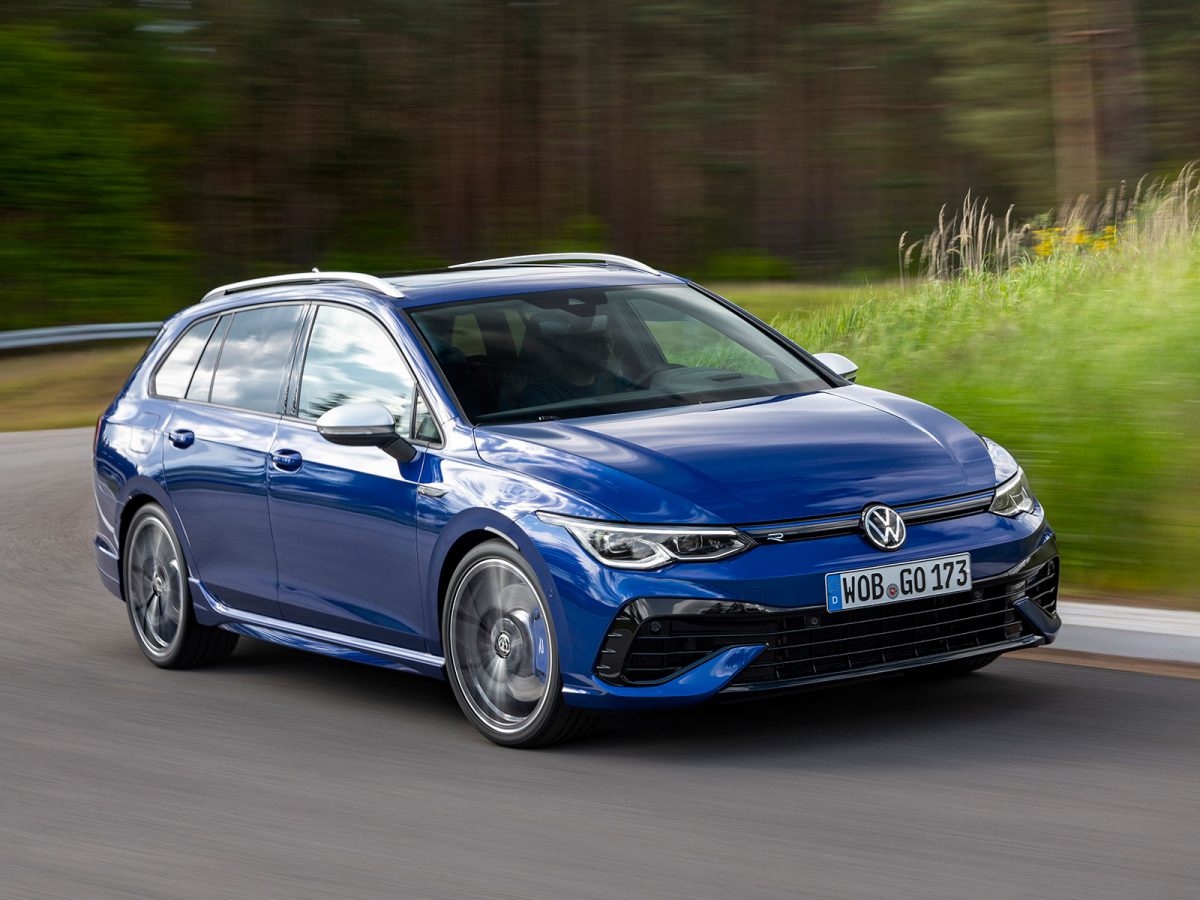 VW Golf Variant R 2021 01