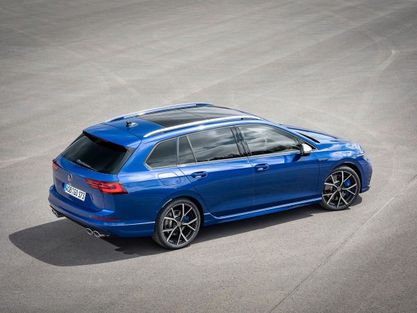 VW Golf Variant R 2021 02
