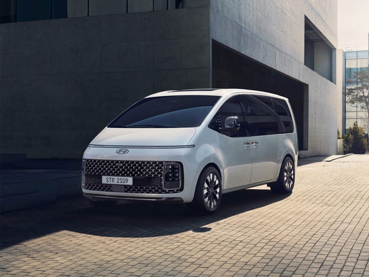 Hyundai Staria 00