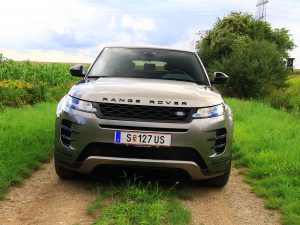Range Rover Evoque R-Dynamic SE P300e