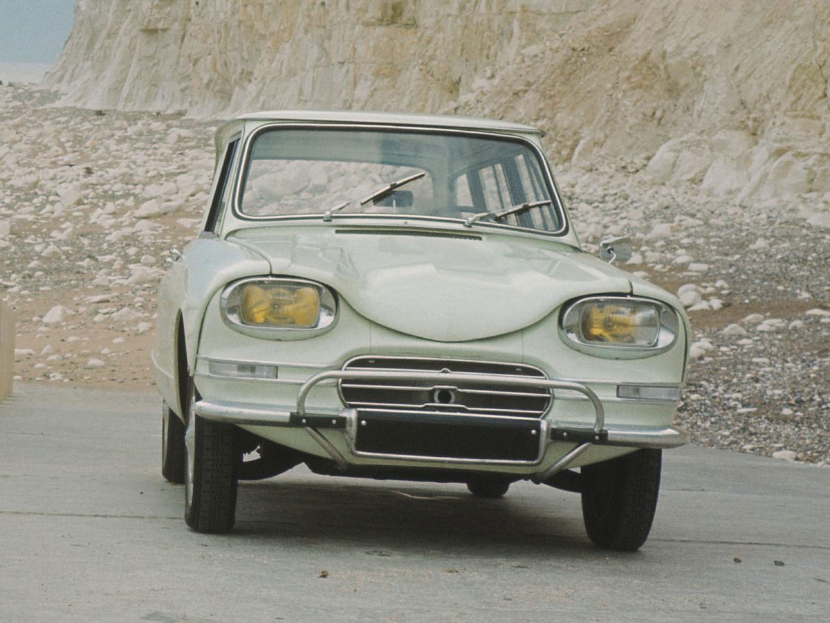 00 Citroen 1966 ami6 estate 1