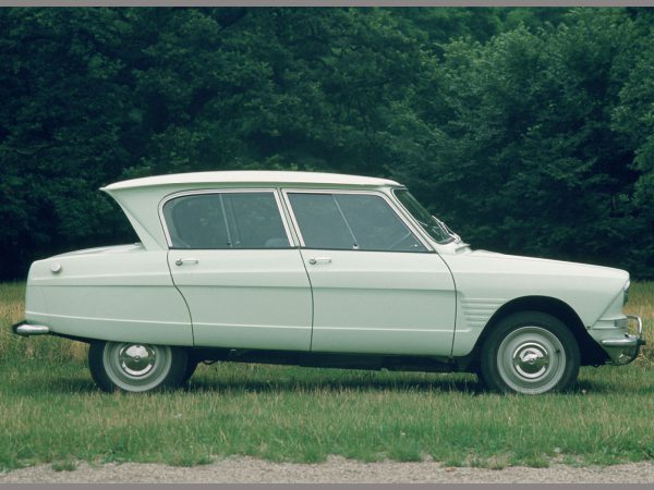 00 Citroen AMI 6 BERLINE 1963
