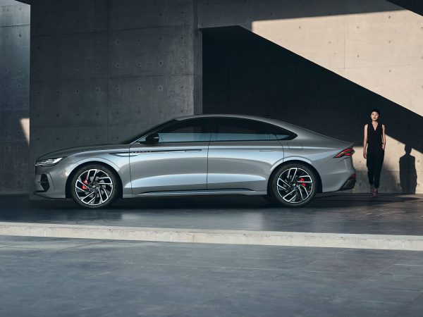 Lincoln Zephyr 2021 06