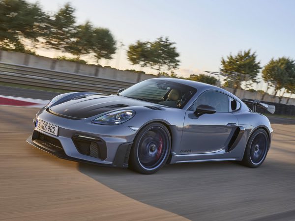 Porsche Cayman GT4 RS 2021 01