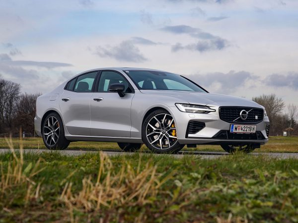 Volvo S60 T8 AWD Recharge Polestar Engineered