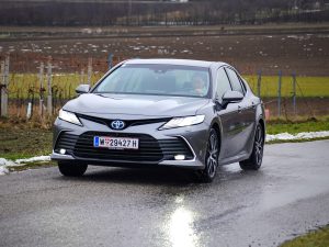 Toyota Camry 2,5 Hybrid VIP