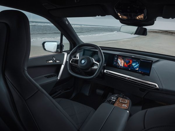 BMW iX M60 2022 03