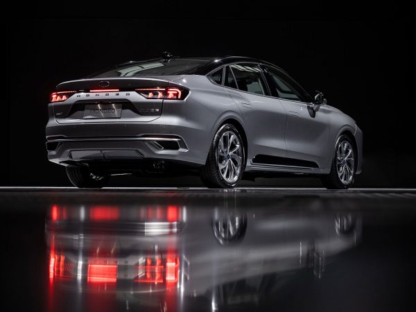 Ford Mondeo 2022 02