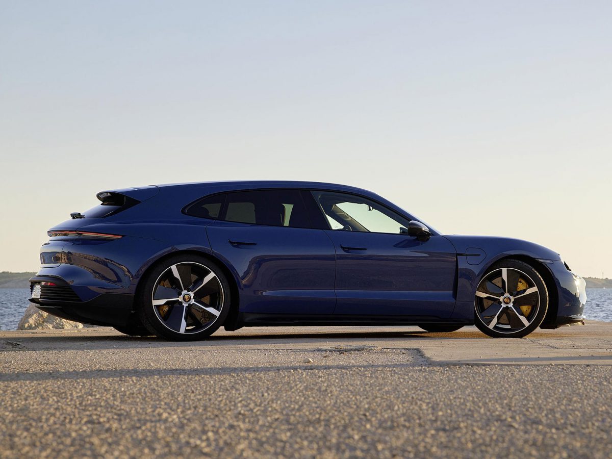 Porsche Taycan Sport Turismo 2022 01