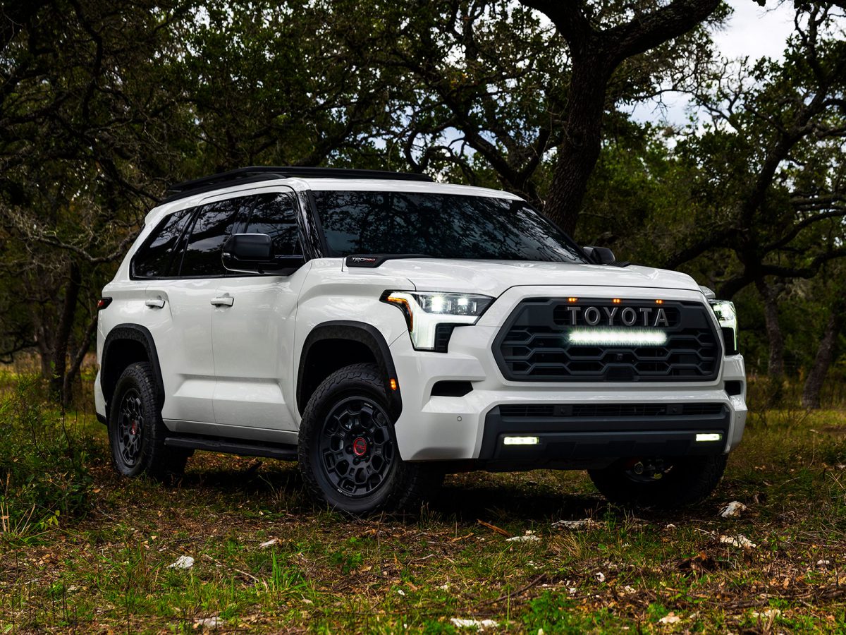Toyota Sequoia 2022 01
