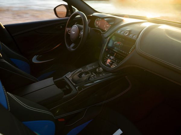 AstonMartin DBX707 2022 04