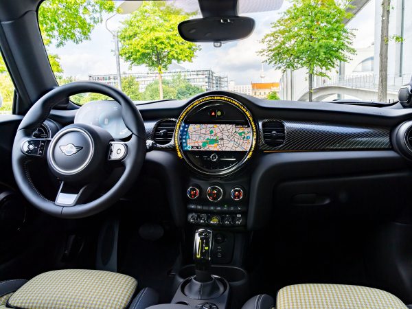 Mini Cooper SE Resolute Edition 2022 04