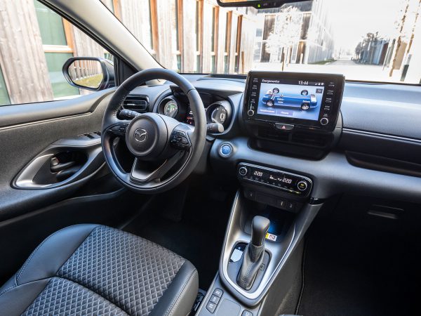 Mazda 2 Hybrid 2022 03