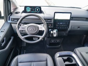Hyundai Staria Bus Luxury Line 2,2 CRDi 4WD AT