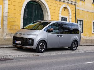 Hyundai Staria Bus Luxury Line 2,2 CRDi 4WD AT