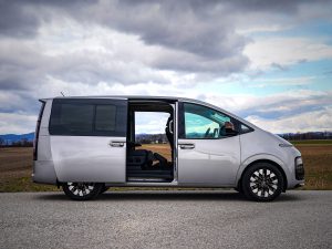 Hyundai Staria Bus Luxury Line 2,2 CRDi 4WD AT