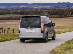 Hyundai Staria Bus Luxury Line 2,2 CRDi 4WD AT