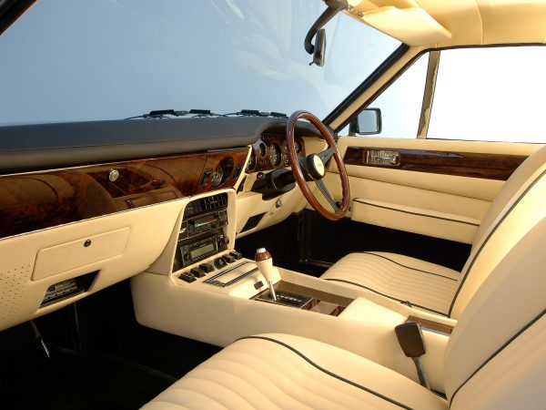 1972 AstonMartin V8 04