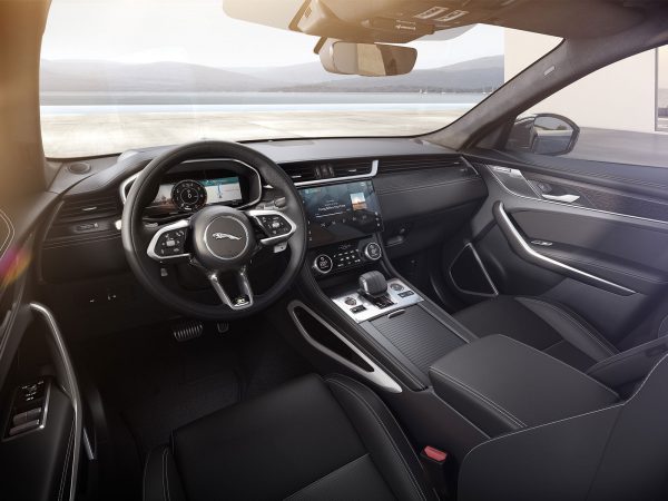 Jaguar F PACE 2022 03