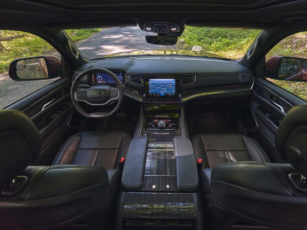 Jeep Wagoneer L 2022 04