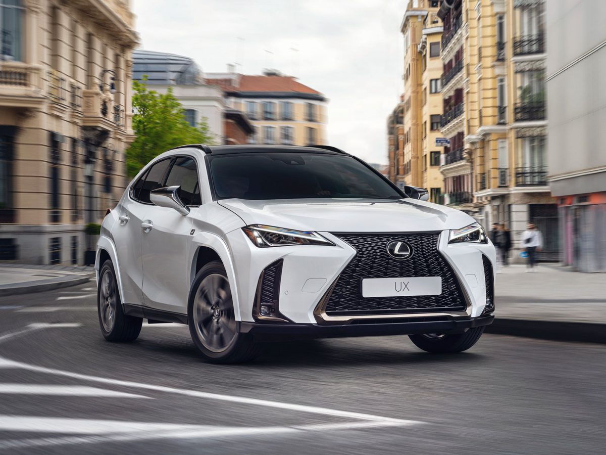 Lexus UX250h 2022 01