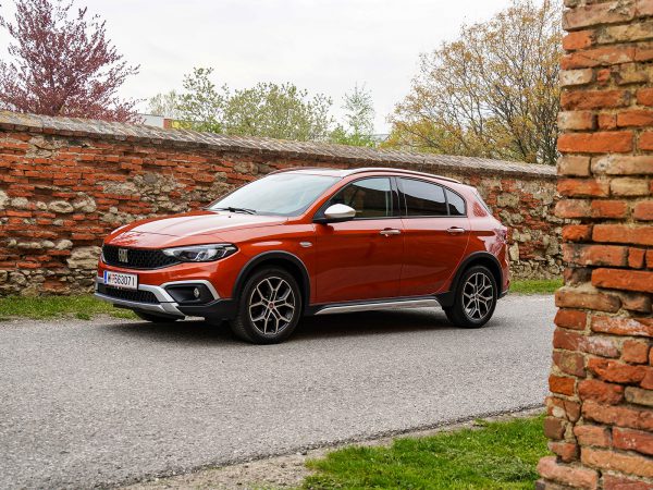 Fiat Tipo Cross FireFly Turbo 100