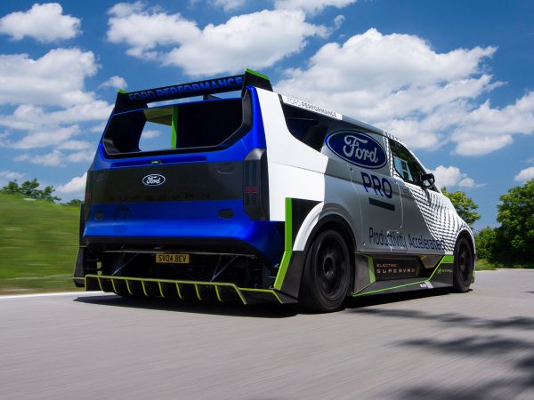 Ford E SuperVan 2022 02