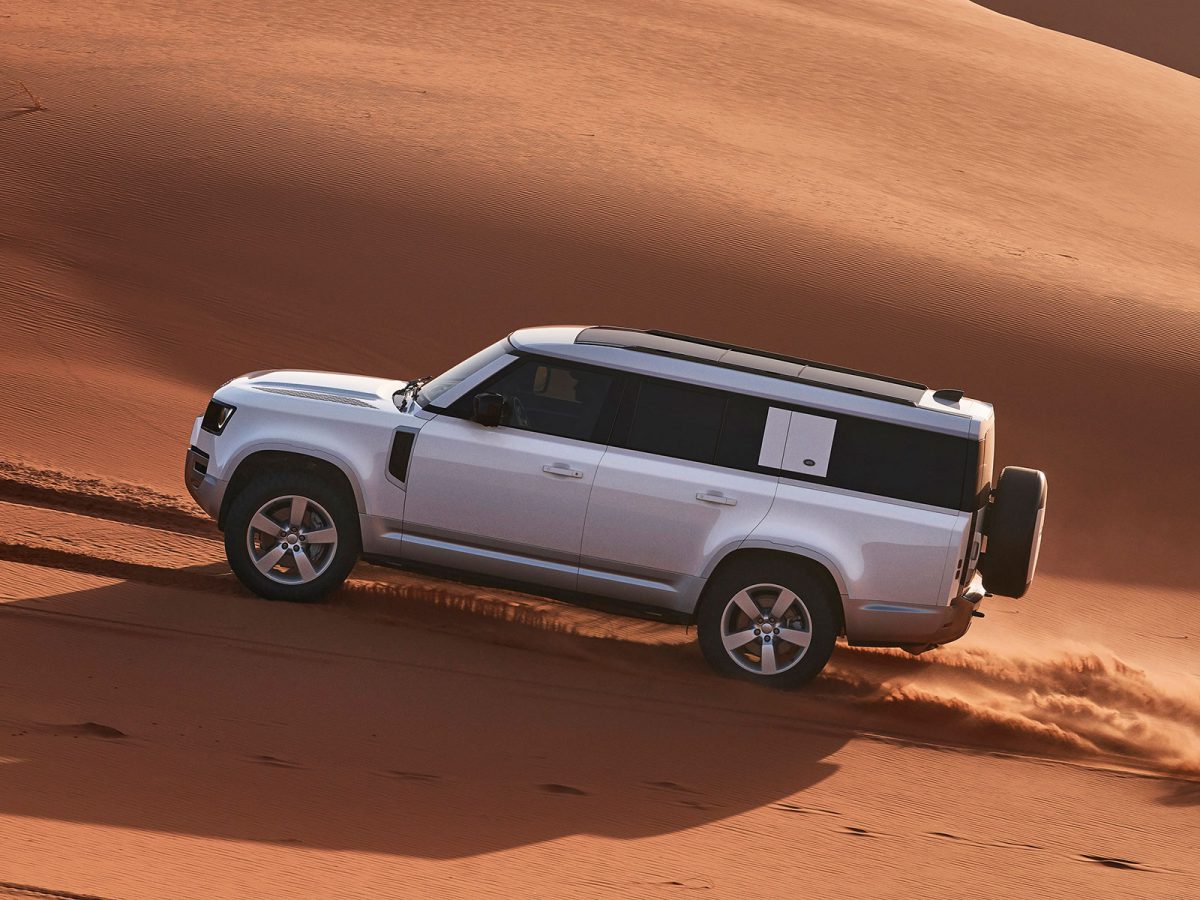 Land Rover Defender 130 2022 06