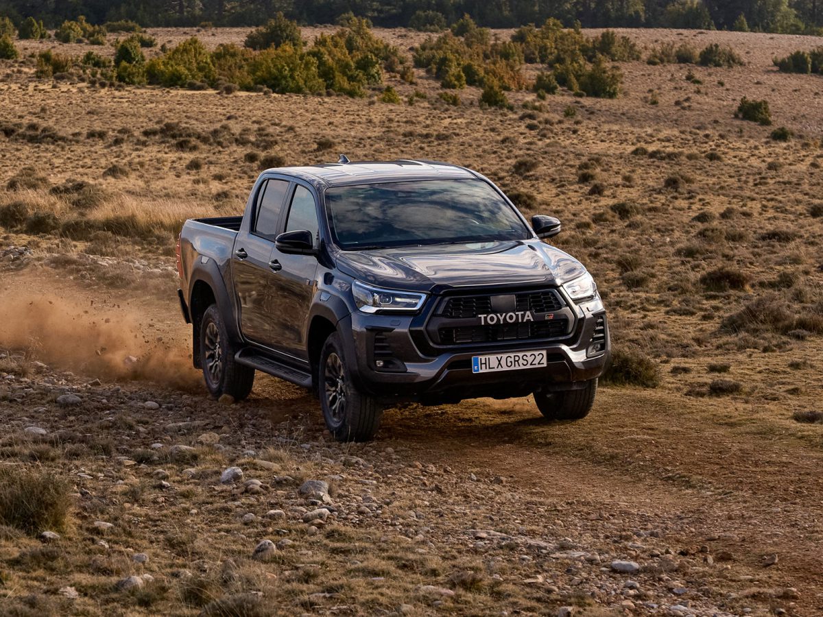 77590 hilux