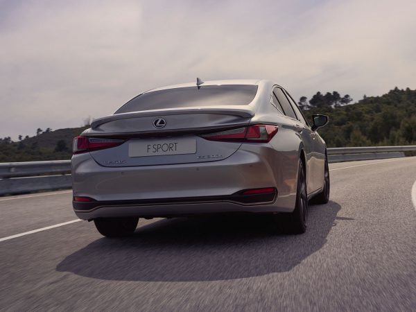 Lexus ES 2022 02