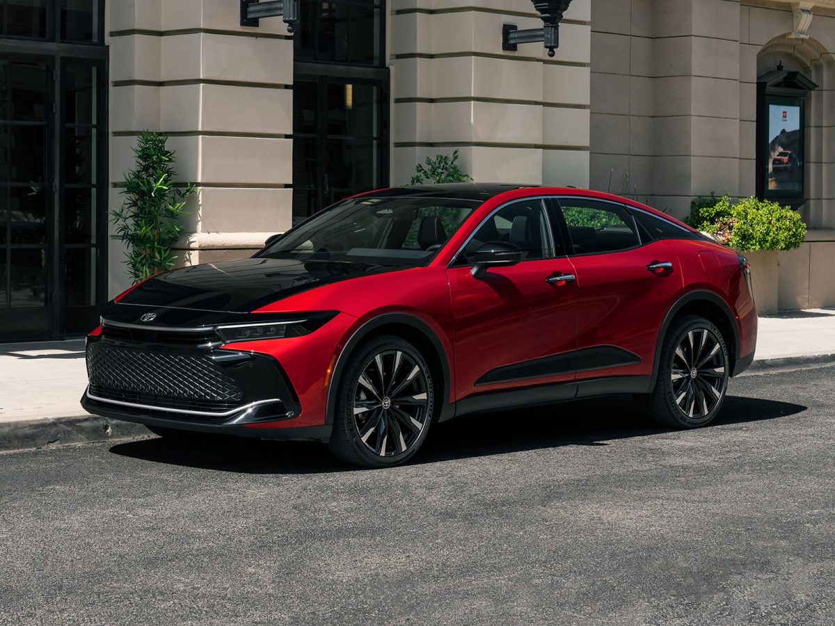 Toyota Crown 2022 01