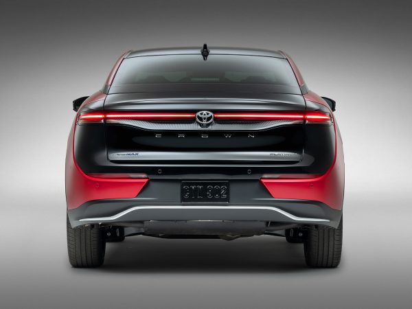 Toyota Crown 2022 02