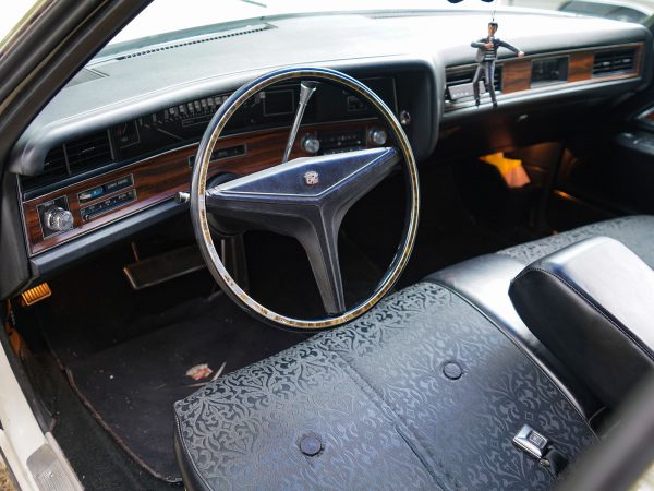 Cadillac Sedan De Ville 1972 07