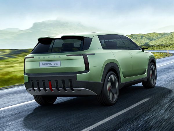 Skoda Vision7S 2022 02