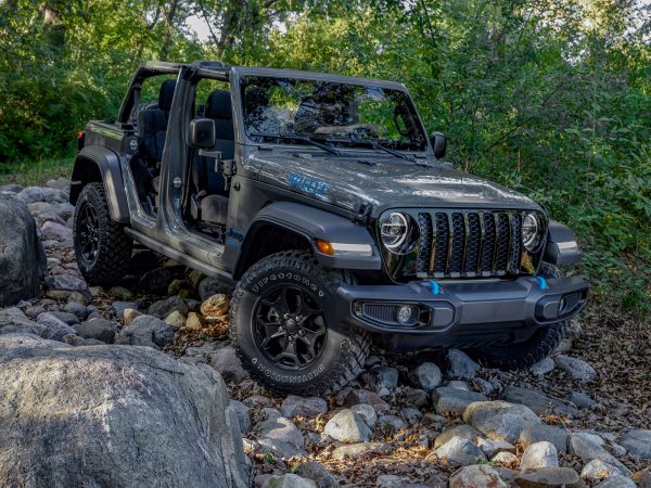 Jeep Wrangler Willys 4xe 2022 01