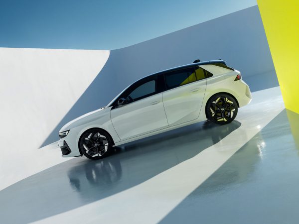 Opel Astra GSe 2022 05