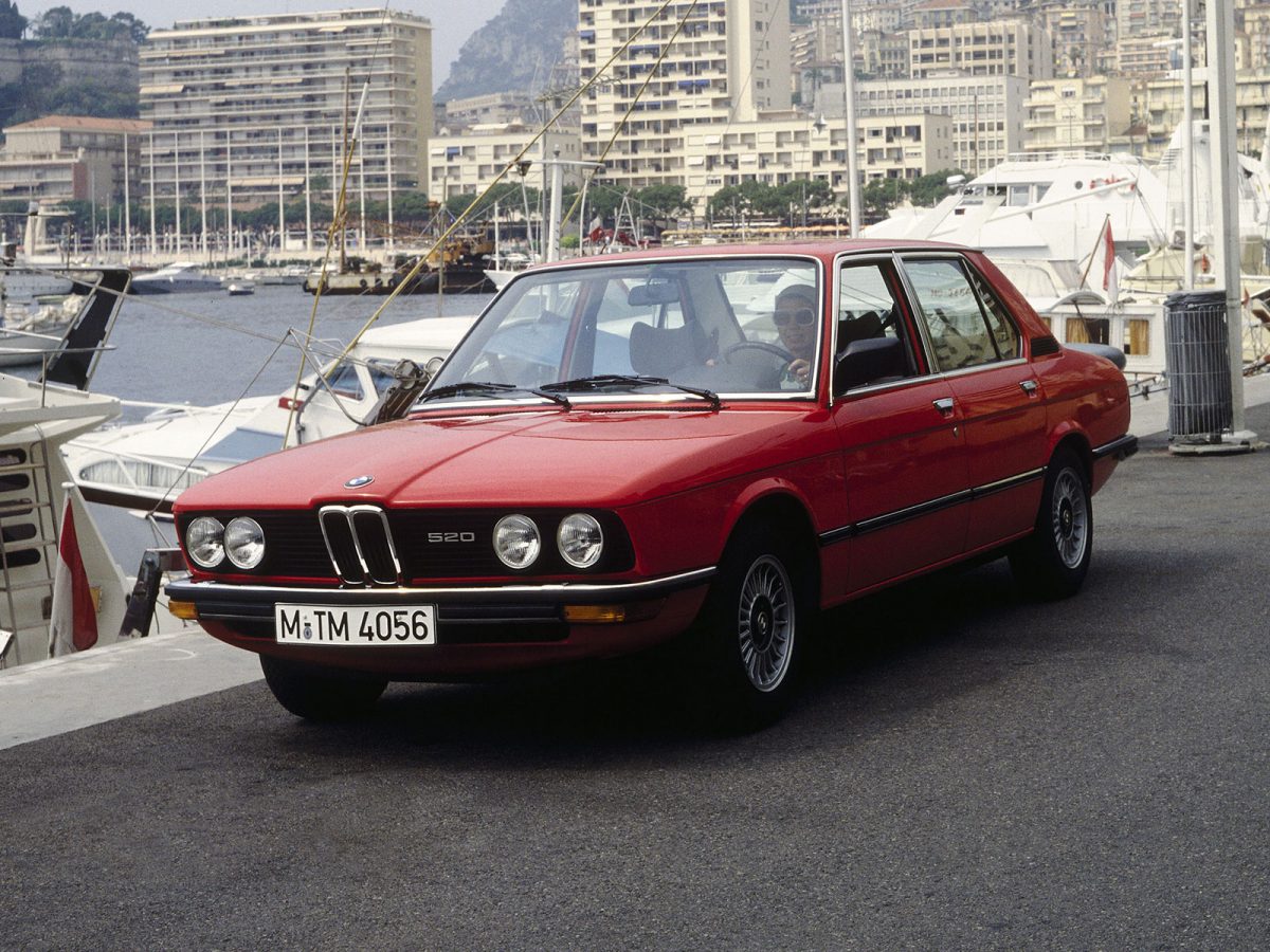 P90058375 highRes bmw 520 1st generati