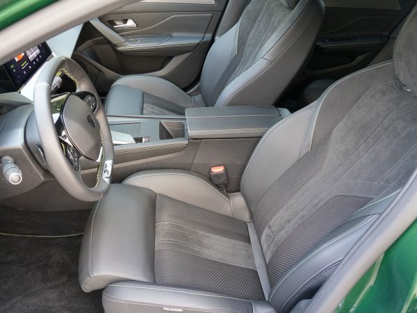 Peugeot 308 BlueHDI 130 EAT8 GT Pack