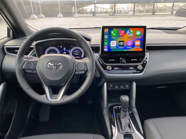 Corolla Cross 04