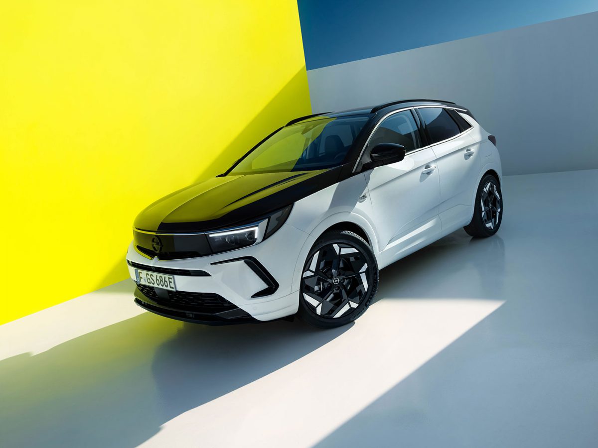 Opel Grandland GSe 2022 01