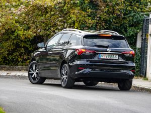 MG5 Electric Luxury Long Range