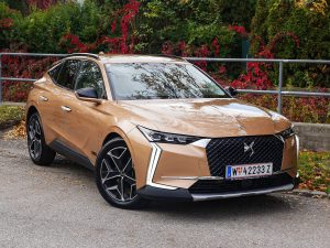 DS 4 Cross Rivoli BlueHDi 130 EAT8