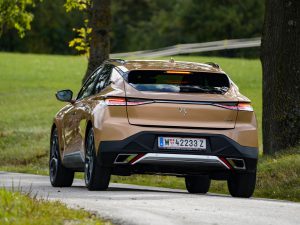 DS 4 Cross Rivoli BlueHDi 130 EAT8
