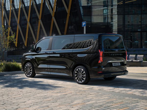Ford Tourneo Custom E 2022 07